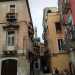 ...bisogna incamminarsi nella stradina omonima che conduce in strada degli Orefici 